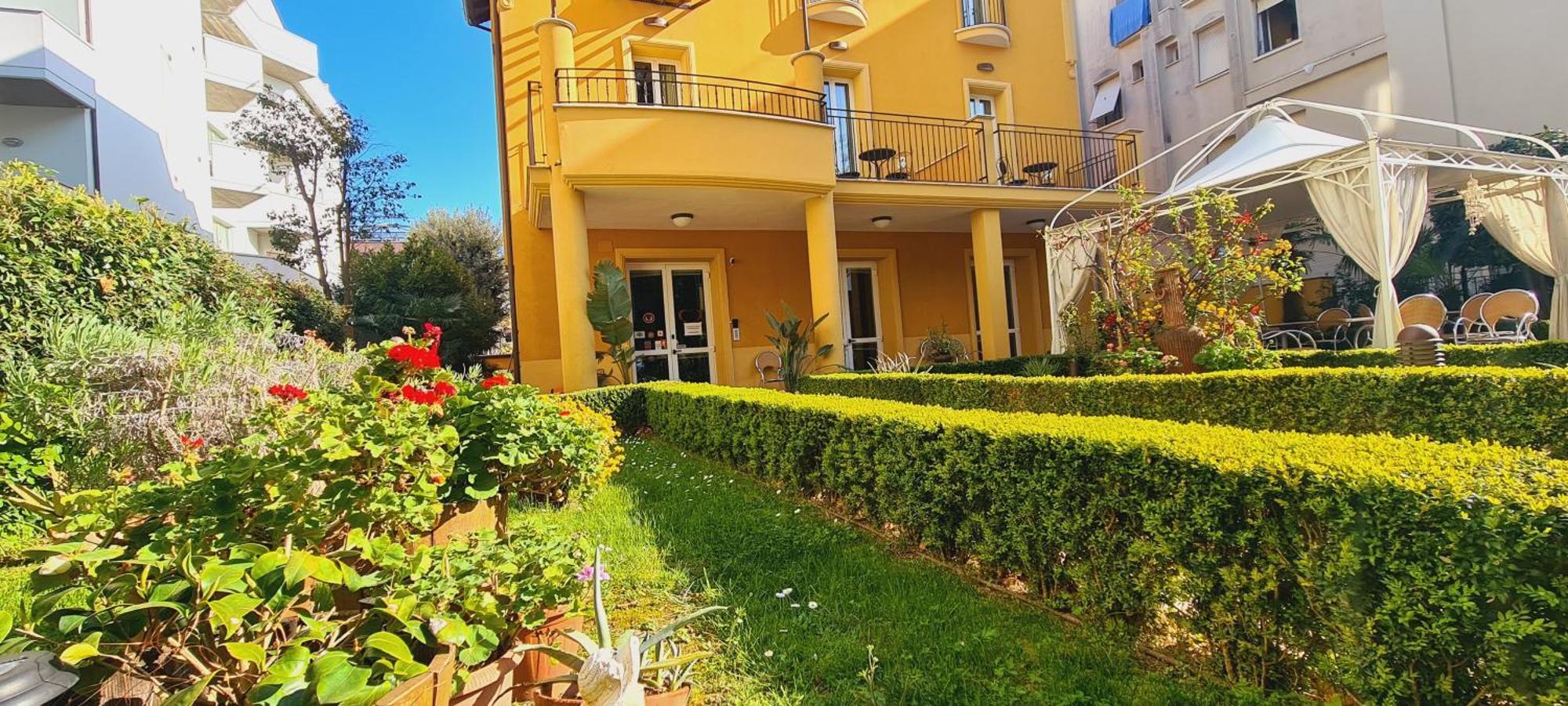 Hotel Alibi Rimini Exterior foto