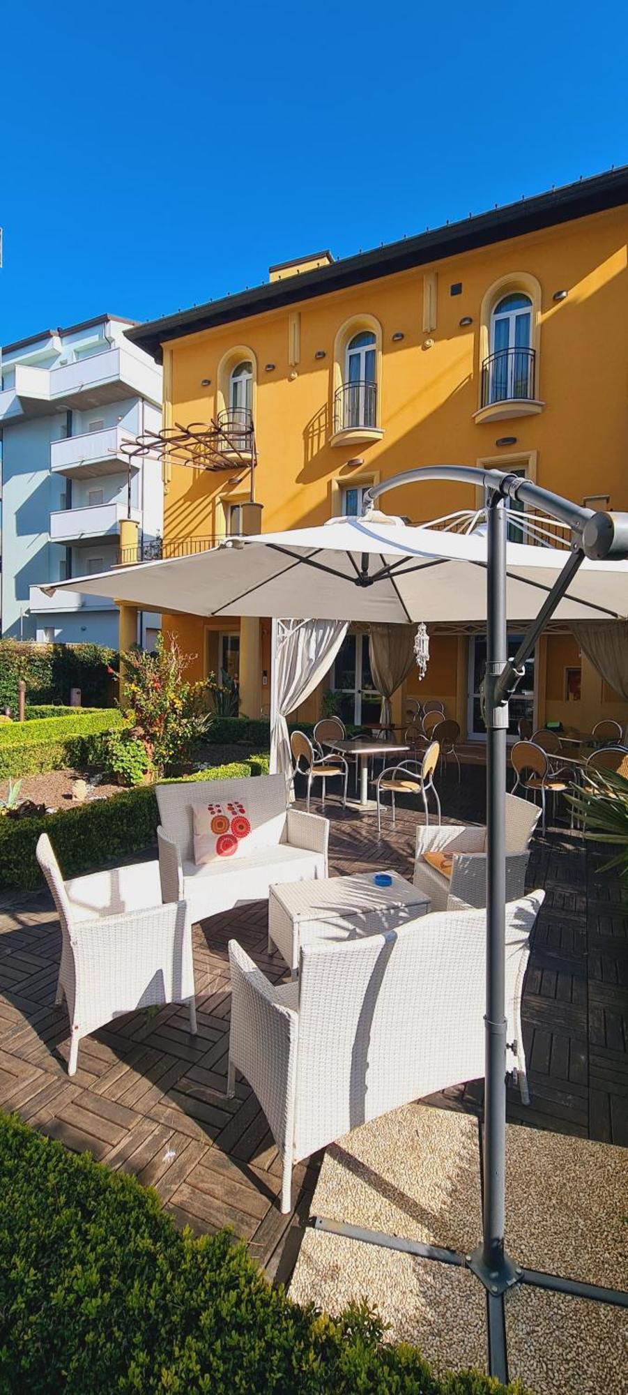 Hotel Alibi Rimini Exterior foto