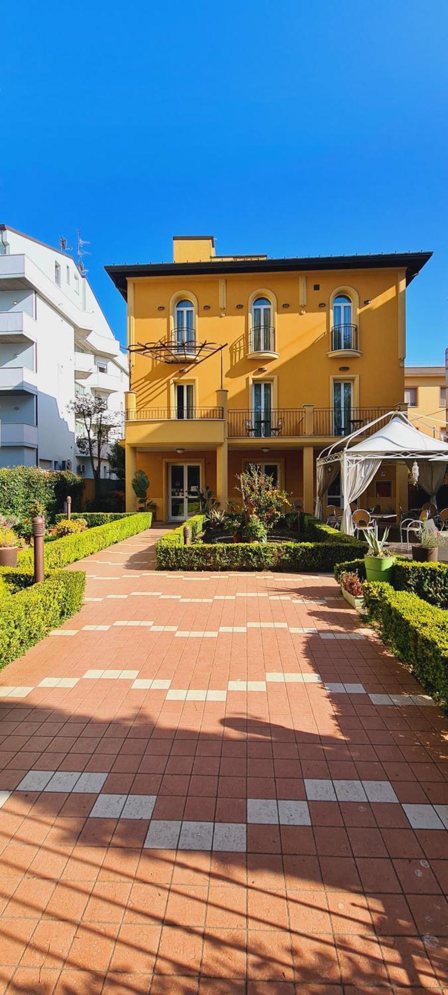 Hotel Alibi Rimini Exterior foto