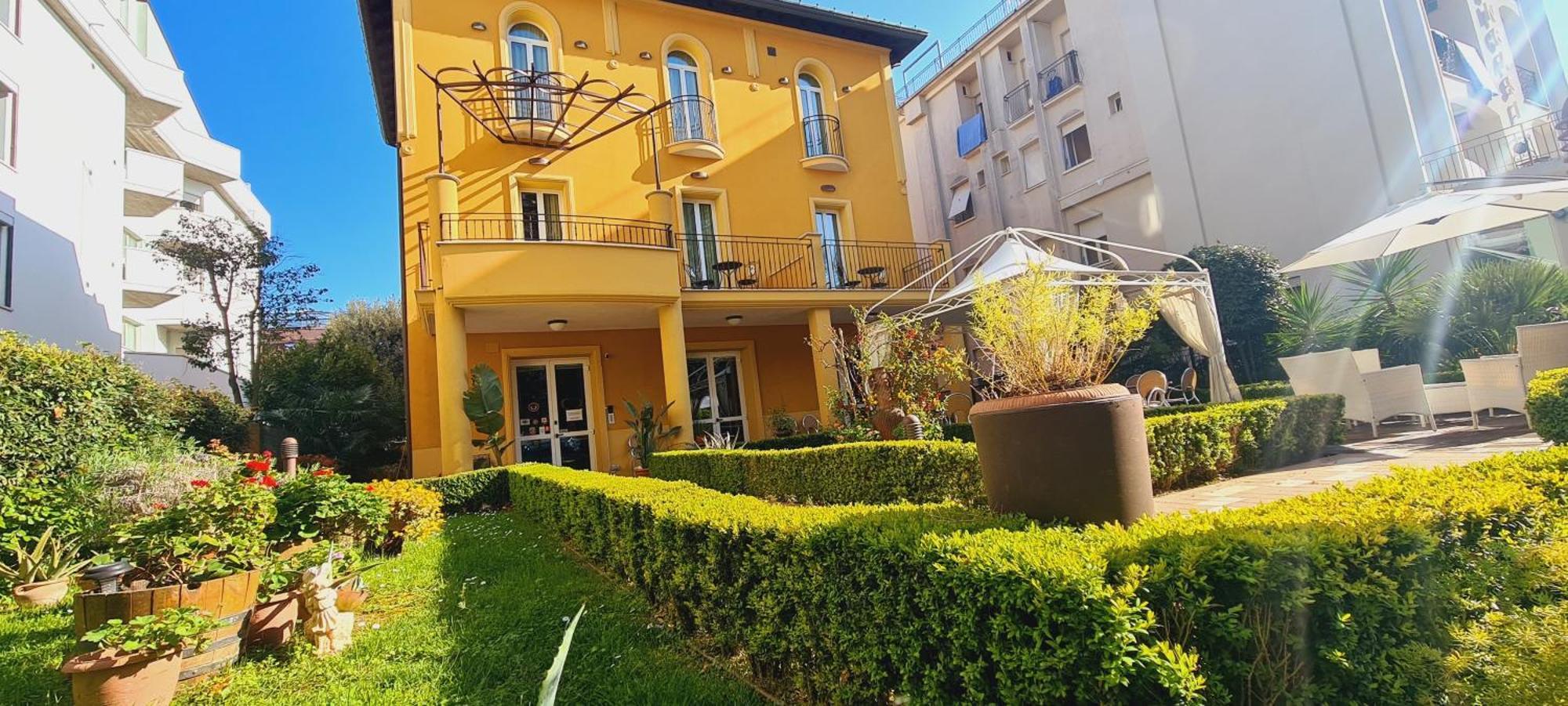 Hotel Alibi Rimini Exterior foto
